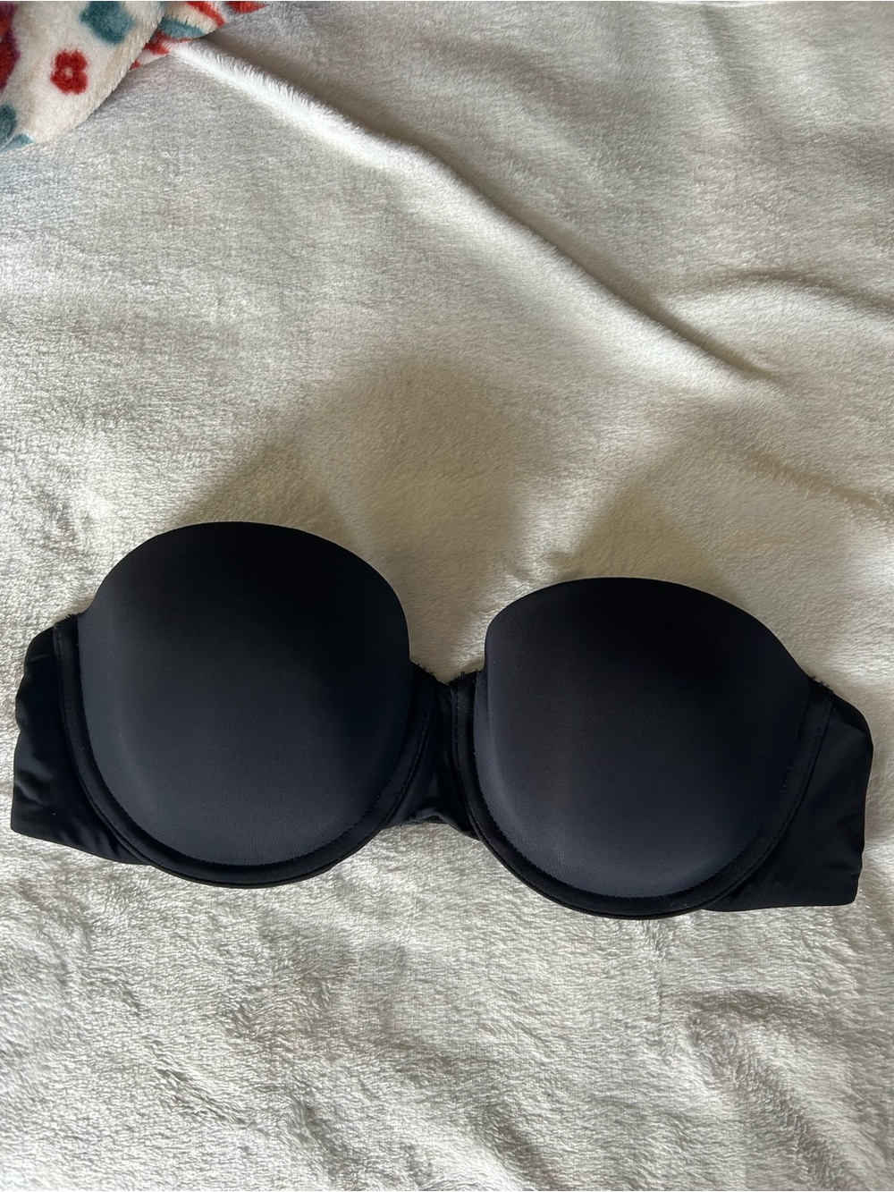 Forever 21 Black Strapless Smooth Molded Bra